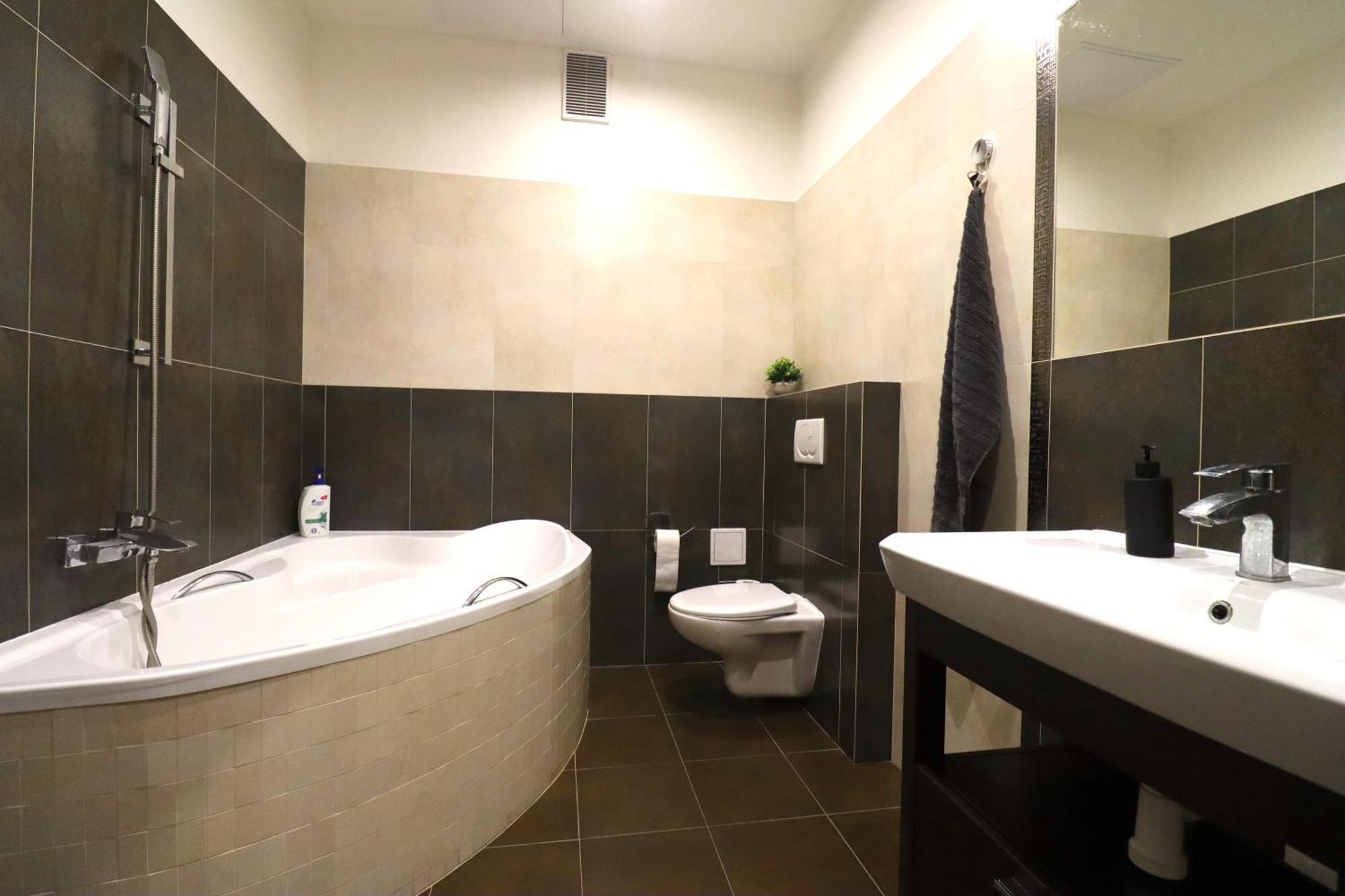 Moderny Apartman S Krbom Жилина Екстериор снимка