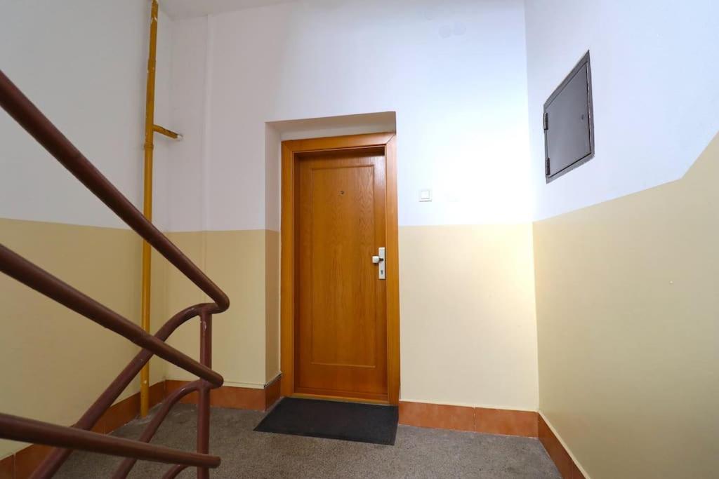 Moderny Apartman S Krbom Жилина Екстериор снимка
