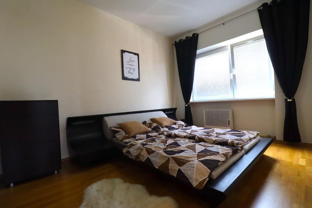 Moderny Apartman S Krbom Жилина Екстериор снимка